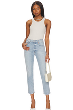 Load image into Gallery viewer, Riley Crop Dynamic Jeans
