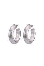 Load image into Gallery viewer, Chantal Hoops Small
